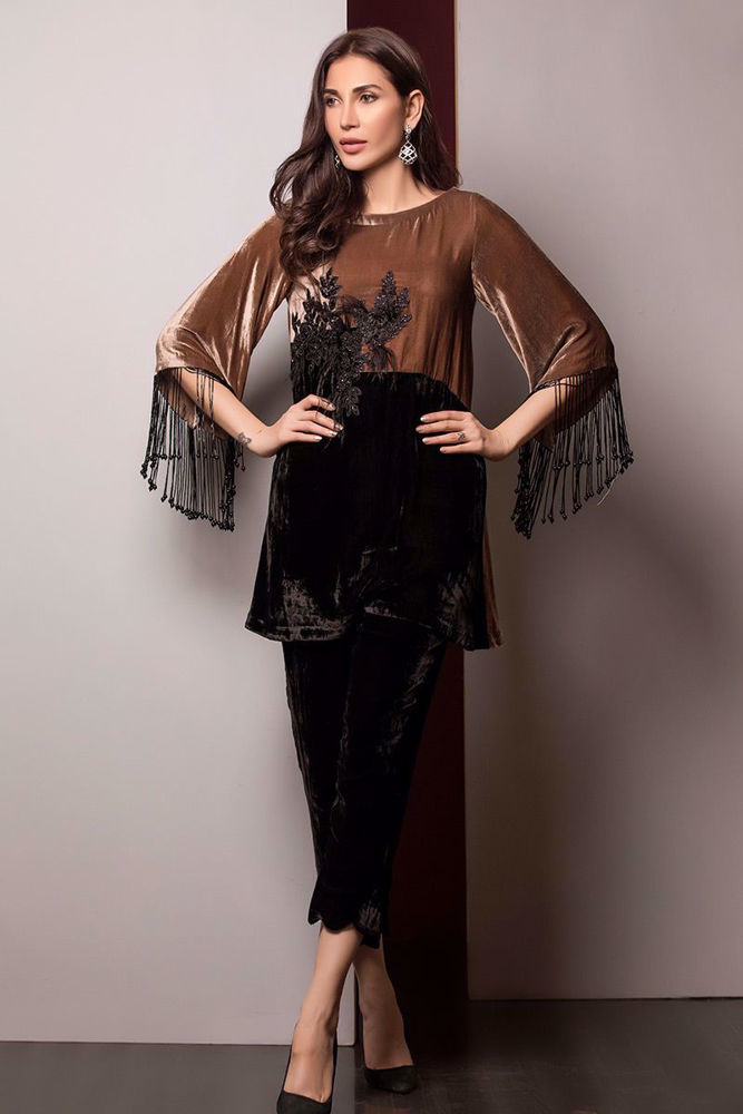 Picture of Beige and black