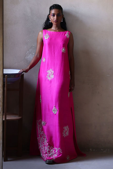 Picture of LC-3 -pure organza ruffled over-length dupatta